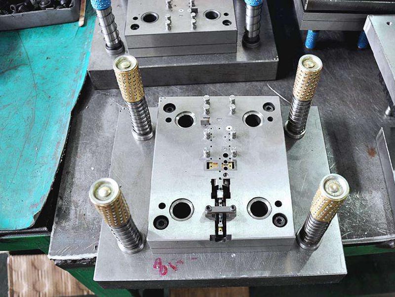 苏家屯模具制造-01