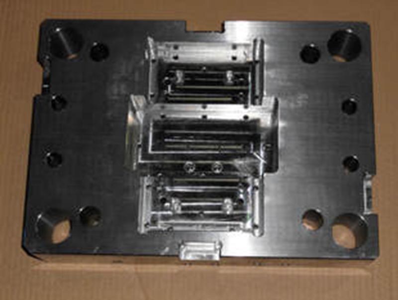 苏家屯精密塑料模-06